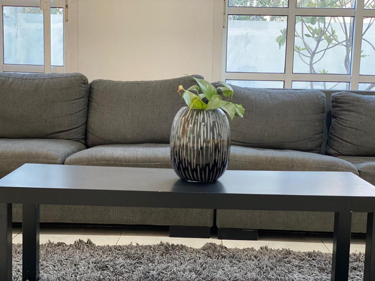Comfortable Private Rooms In Compound Housing Dubai Esterno foto