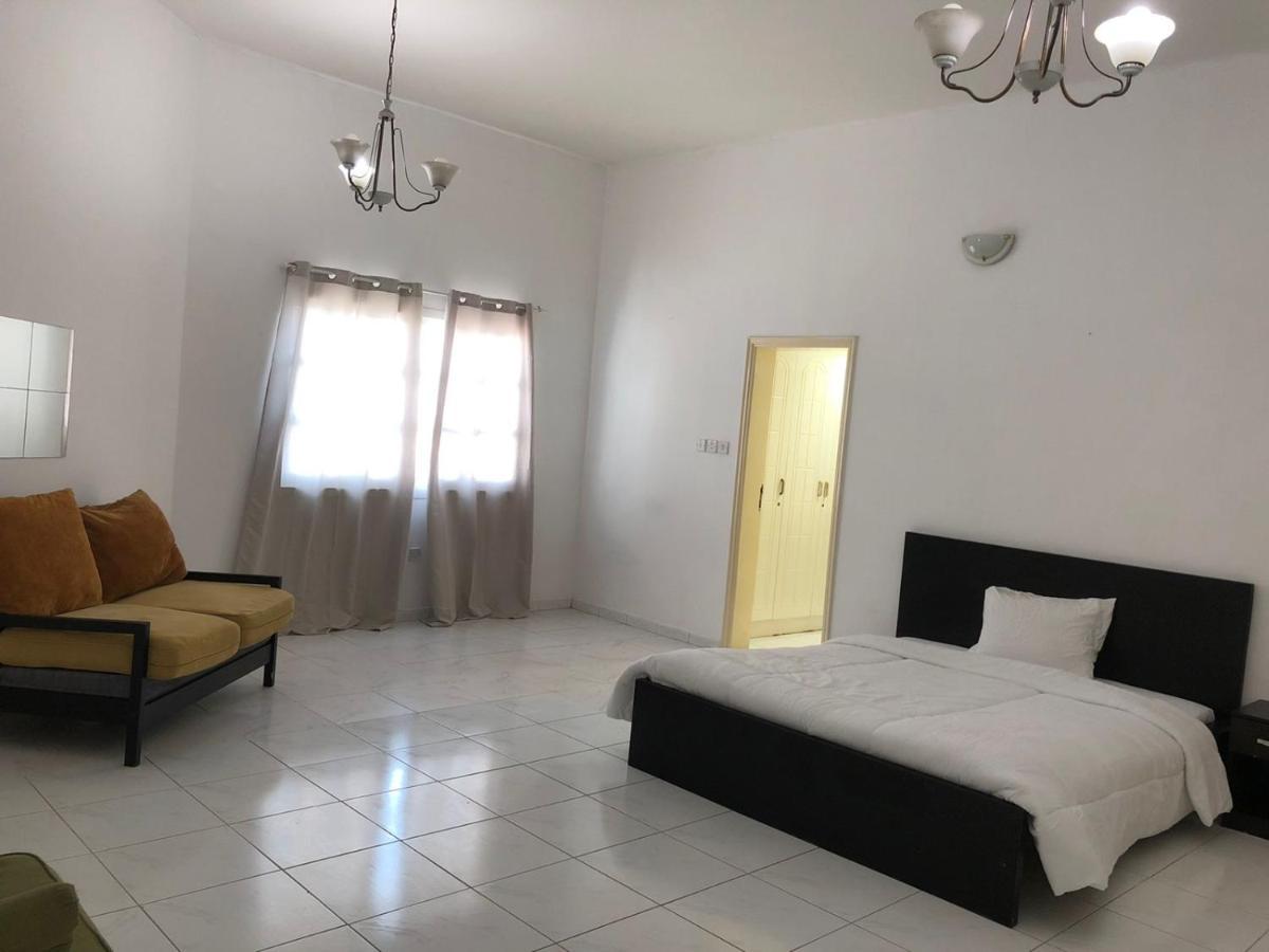Comfortable Private Rooms In Compound Housing Dubai Esterno foto