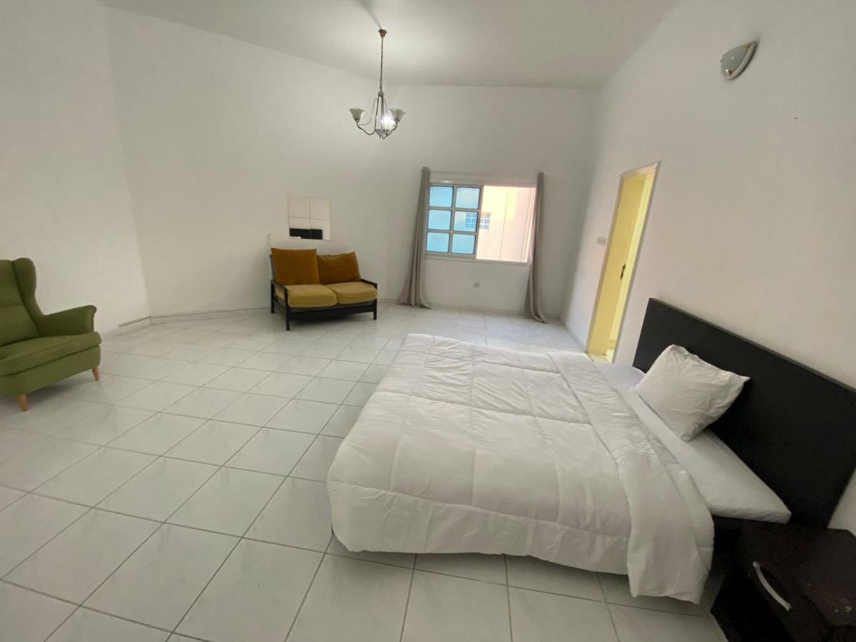 Comfortable Private Rooms In Compound Housing Dubai Esterno foto