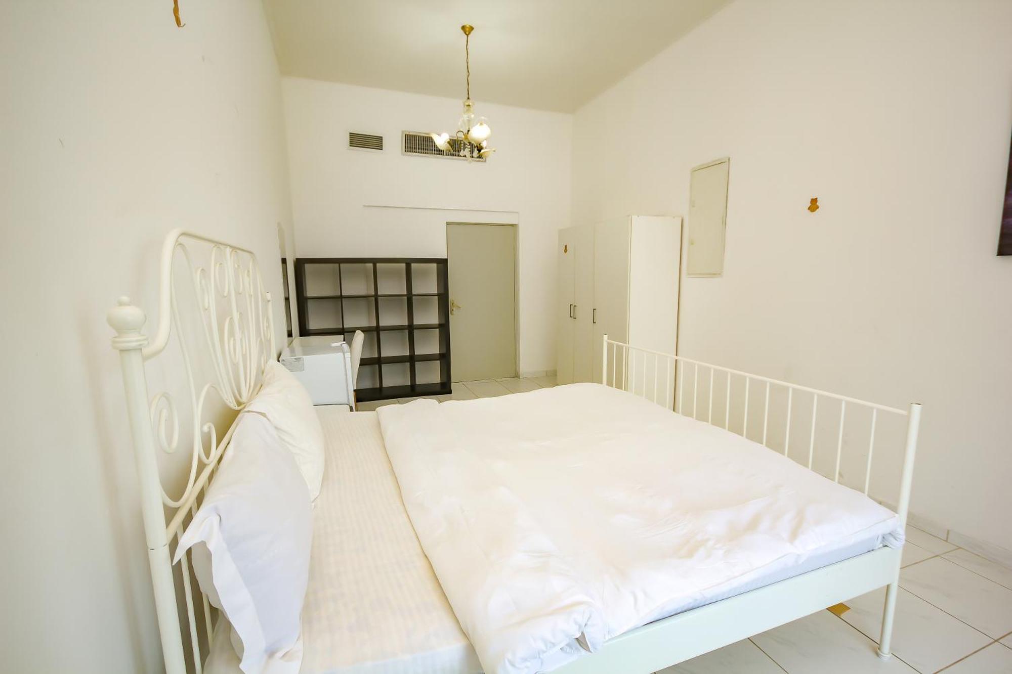 Comfortable Private Rooms In Compound Housing Dubai Esterno foto
