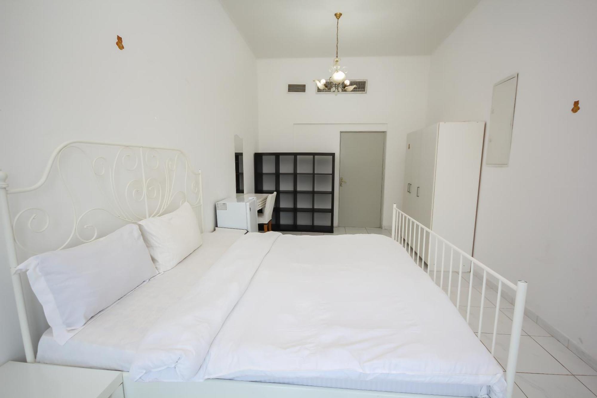 Comfortable Private Rooms In Compound Housing Dubai Esterno foto