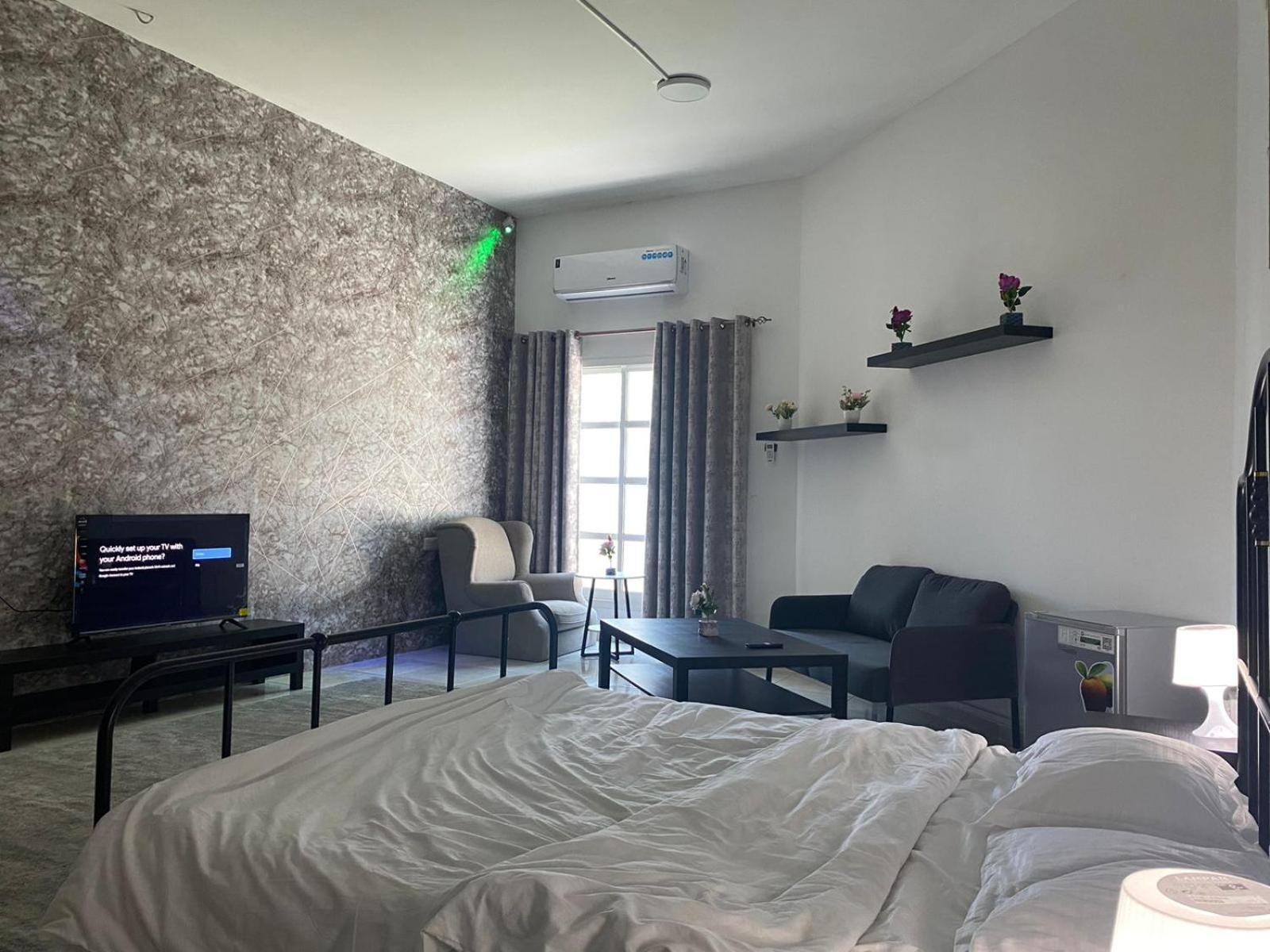 Comfortable Private Rooms In Compound Housing Dubai Esterno foto