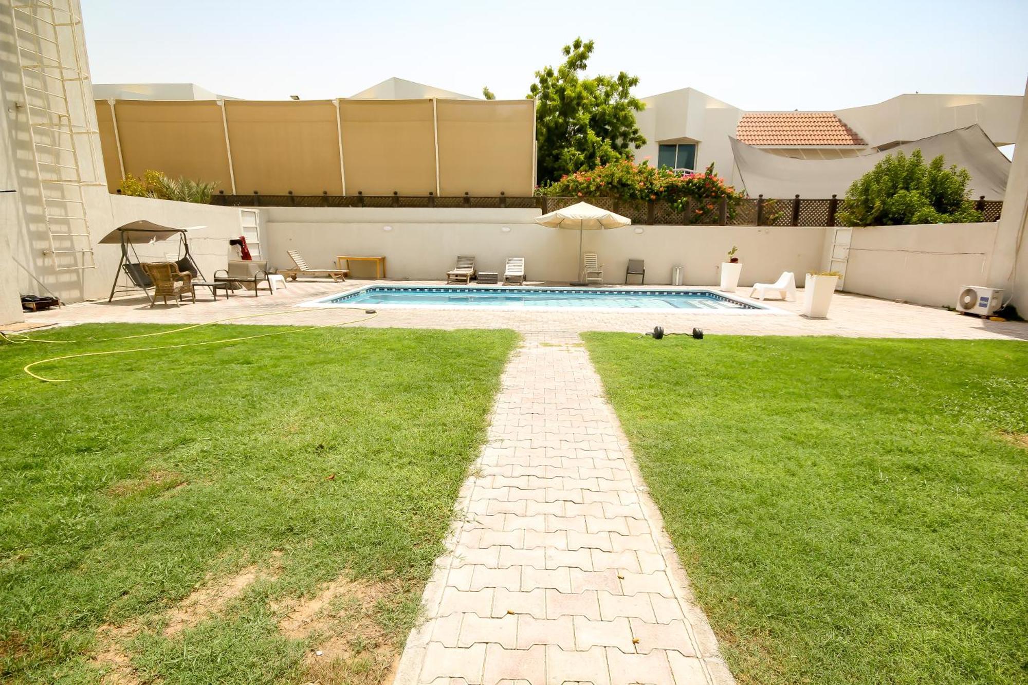 Comfortable Private Rooms In Compound Housing Dubai Esterno foto