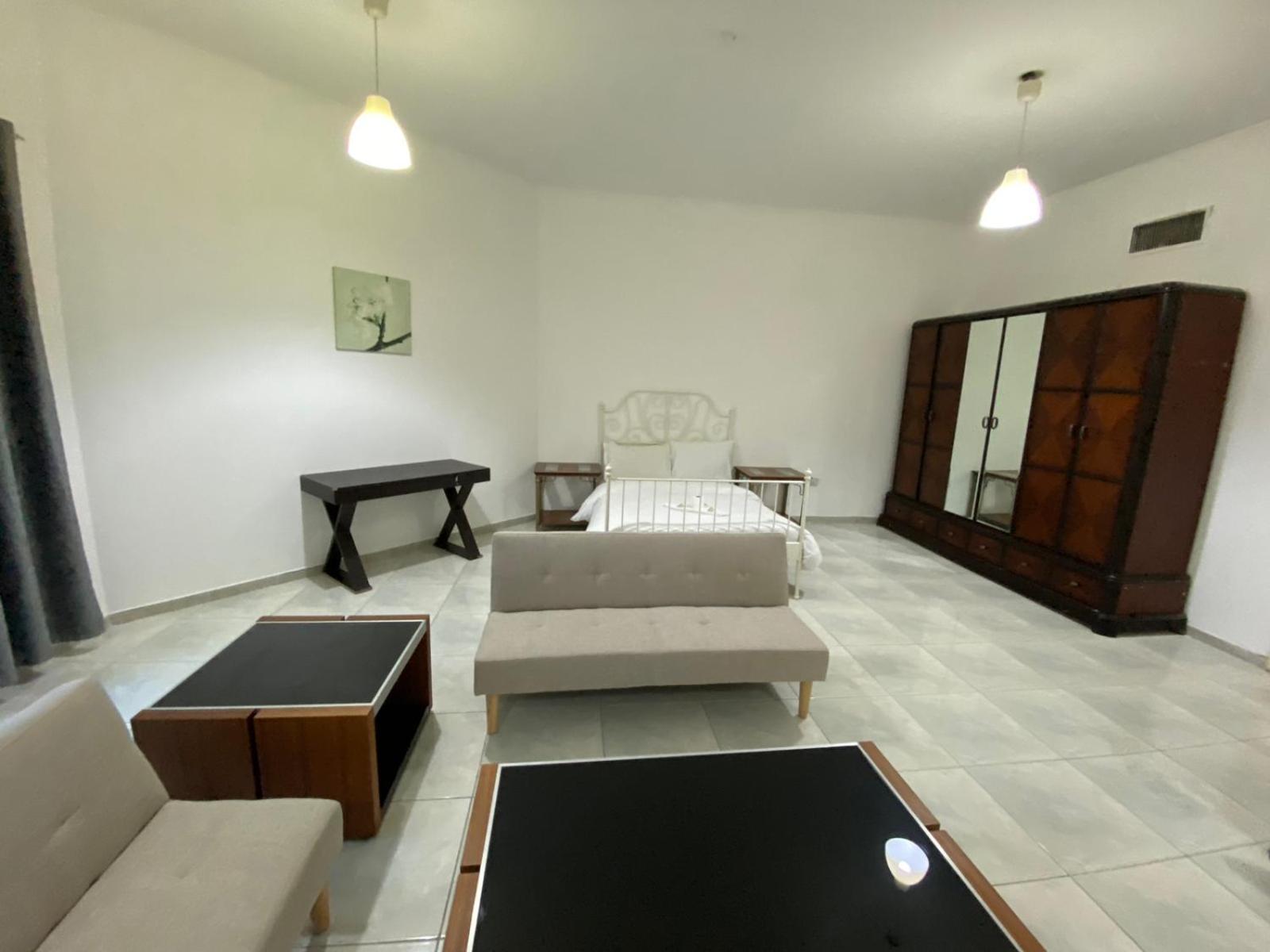 Comfortable Private Rooms In Compound Housing Dubai Esterno foto