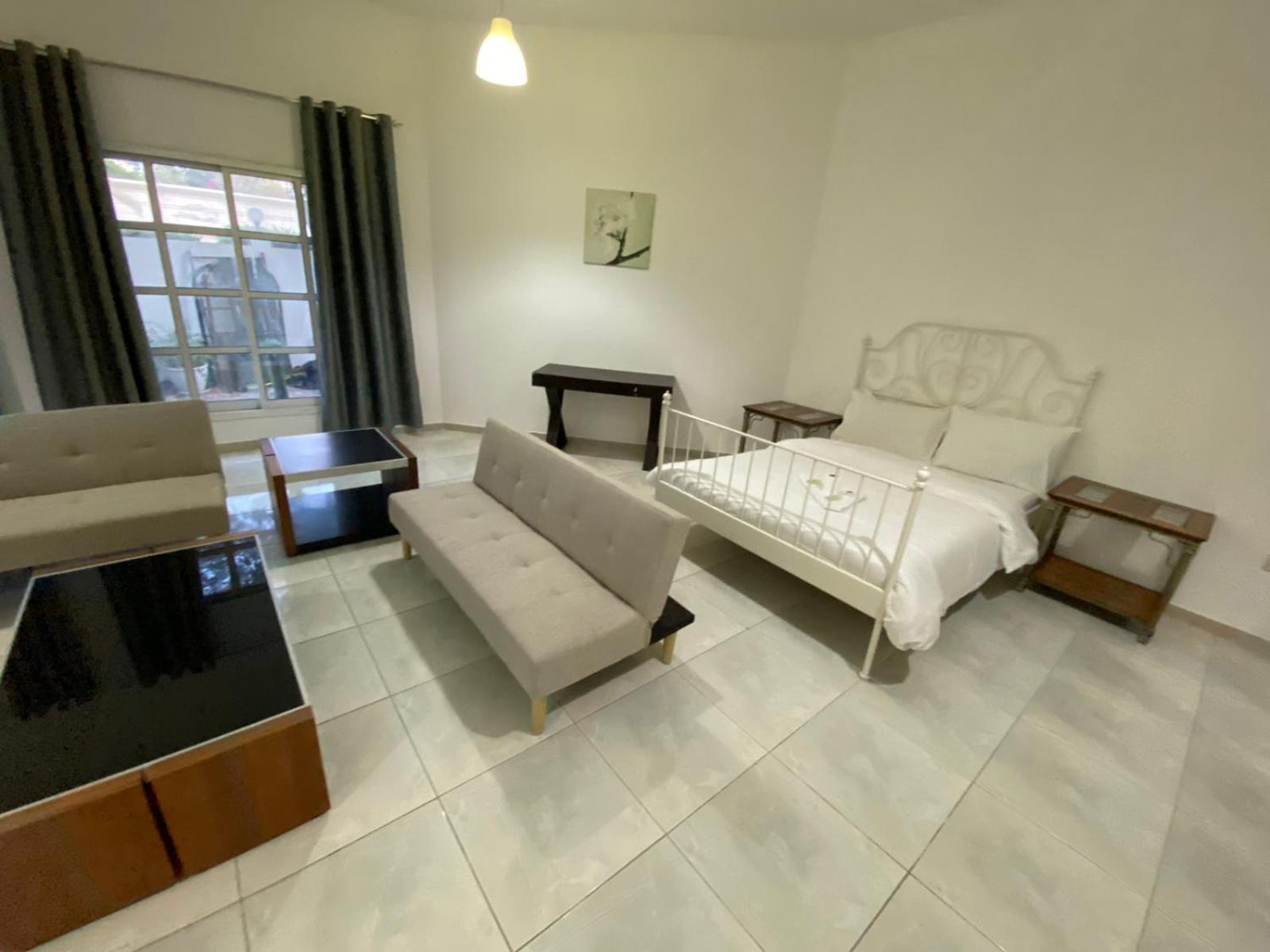 Comfortable Private Rooms In Compound Housing Dubai Esterno foto